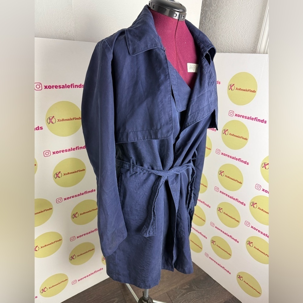 Banana RepublicNavy Trench Coat - Picture 4 of 5